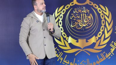 صورة ندوة فكرية بالأكاديمية العربية.. مصطفى حسني يناقش قضايا الشباب وتعزيز الوعي