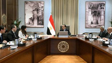 صورة الحكومة تبحث مشروع قانون لتنظيم التطوير العقاري وإنشاء كيان رسمي للمطورين لتعزيز الانضباط وحماية السوق