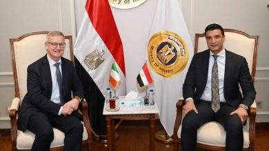 صورة وزير الصناعة يبحث مع سفير أيرلندا توسيع التعاون الصناعي وجذب الاستثمارات
